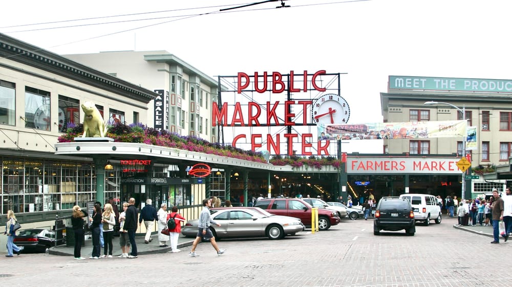 A picutre of Pike Place Market (the entrance).